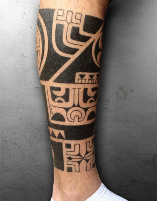 Hình xăm Maori kín chân