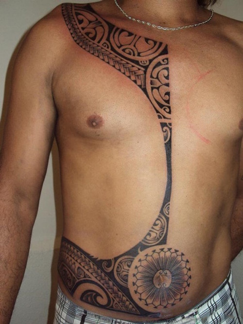 Hình xăm maori ở bụng