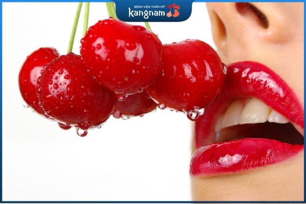 Môi đỏ cherry là màu môi phù hợp với cả những làn da trắng và hơi ngăm đen