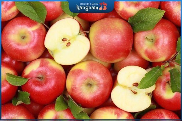 Trong quả táo còn chứa catechins, một loại polyphenols, hỗ trợ giảm mỡ