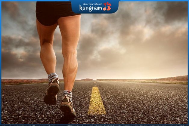 Đối với những người cơ địa dễ xây dựng cơ bắp sẽ thấy đôi chân nhanh chóng to lên sau một thời gian chạy bộ