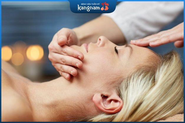 Massage cằm giúp khắc phục sưng viêm