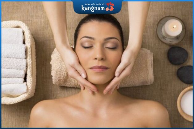 Massage làm căng da và trẻ hoá