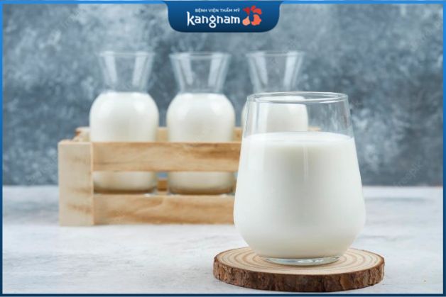 Bịch sữa tươi không đường chứa một lượng calo khá thấp, chỉ khoảng 50 calo trong mỗi 100ml