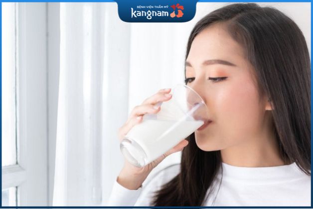 Sữa tươi không đường cũng có thể được sử dụng để làm dịu và dưỡng da