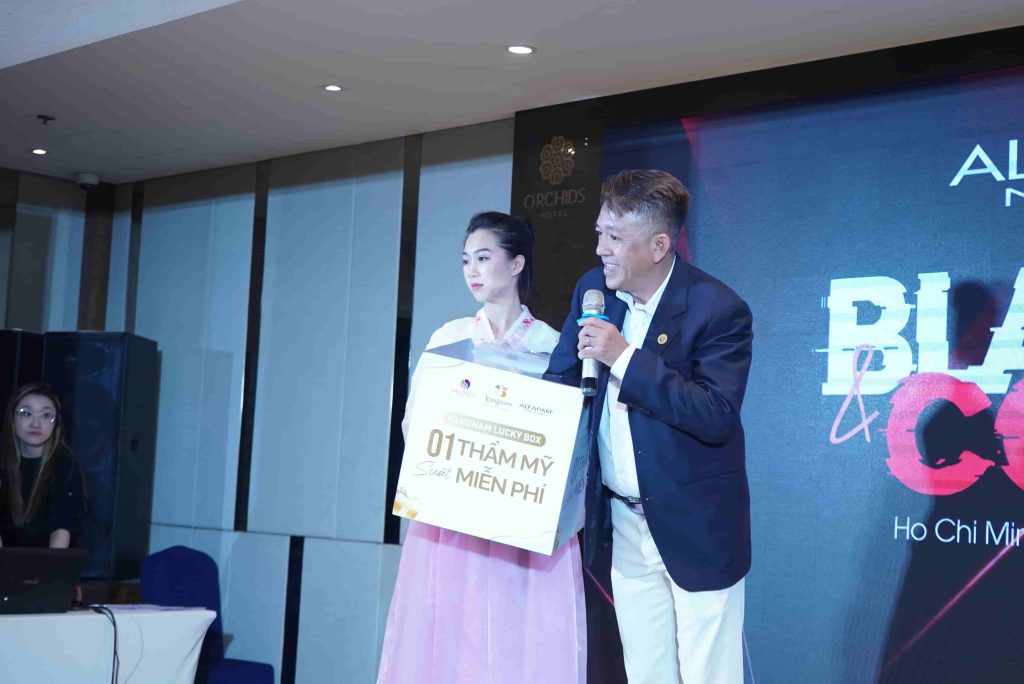Chương trình Lucky Box - Tấm vé thẩm mỹ Kangnam dành tặng khách hàng