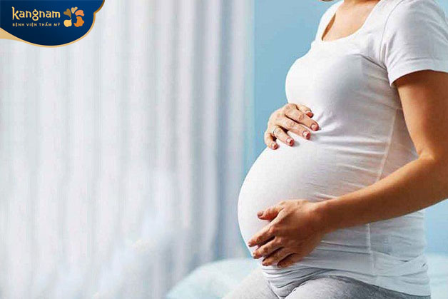 quá trình phát triển của bào thai trong bụng mẹ hình thành đôi mắt diều hâu 