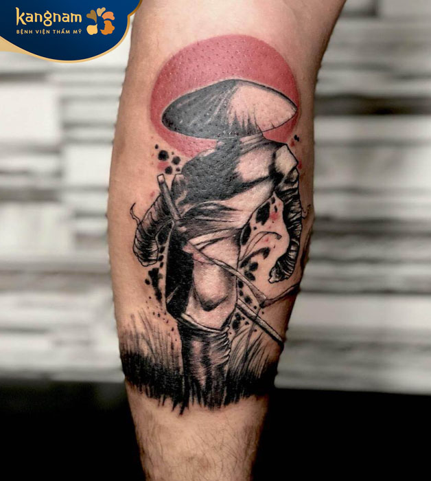 Tattoo chiến binh Nhật ở bắp chân