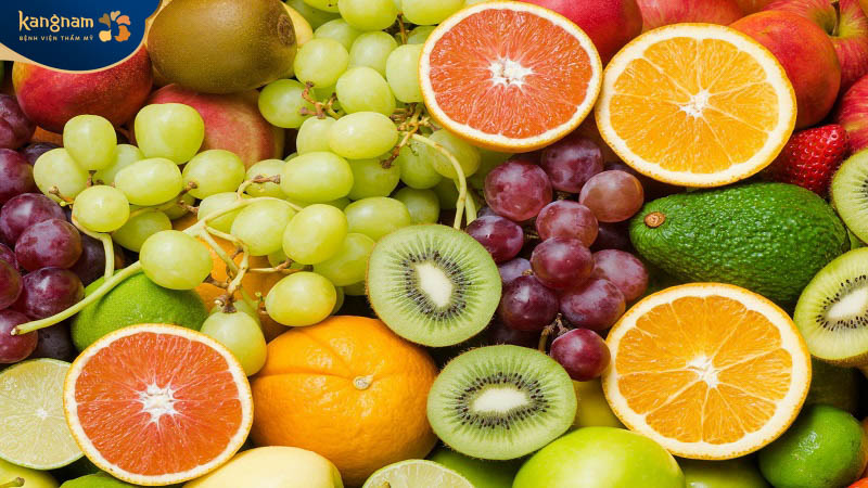 Sau khi phun môi nên bổ sung nhiều trái cây tốt cho quá trình phục hồi