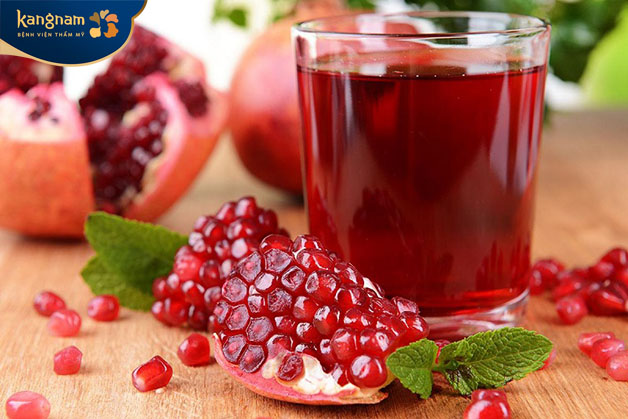 Kiên trì ủ môi bằng nước ép lựu sẽ cho hiệu quả đầy bất ngờ