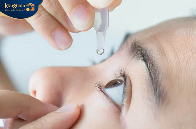 Sử dụng thuốc nhỏ mắt để ngăn ngừa mụn thịt ở trong mắt