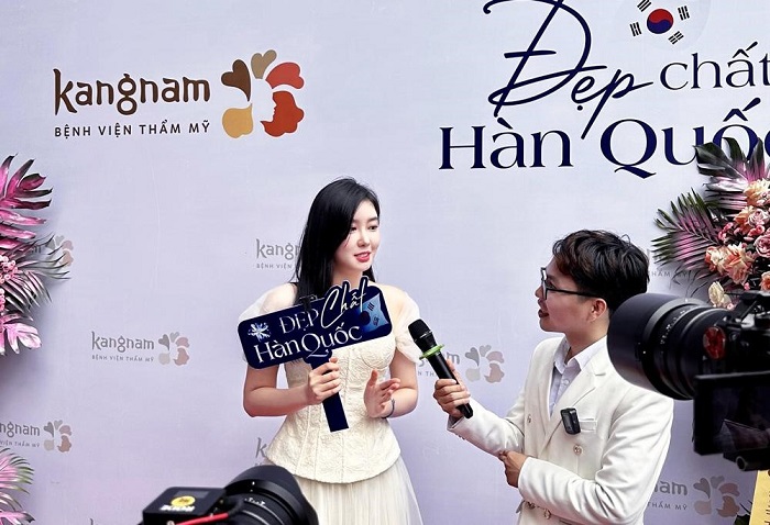 Hoa hậu Hàn Quốc 2022 Lee Seung Hyun chia sẻ người dân Hàn chăm sóc da từ 16 tuổi