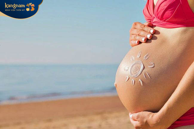 Sử dụng kem chống nắng phù hợp khi mang thai