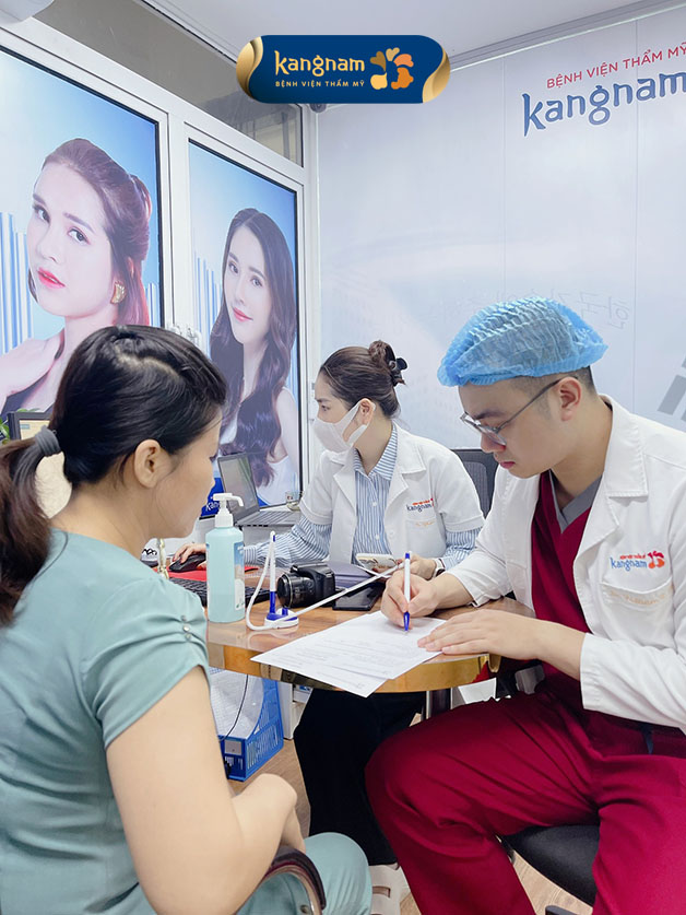 Thăm khám trực tiếp bác sĩ chuyên khoa tại Kangnam 