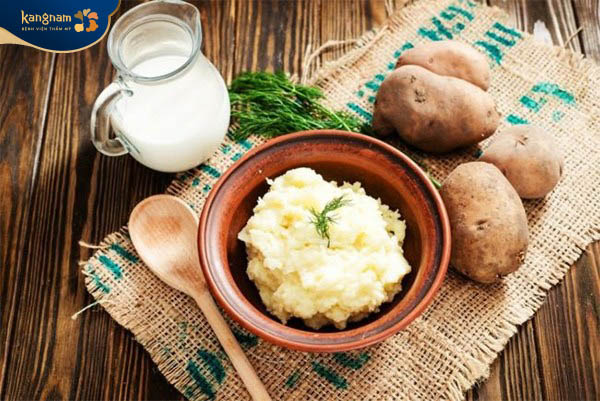 Dùng khoai tây và sữa tươi không đường