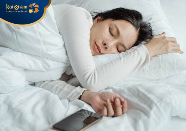 thói quen ngủ, nghỉ ngơi khoa học hơn sẽ giúp làn da khỏe mạnh
