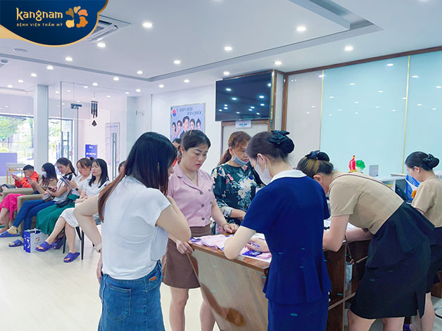 Kangnam Bắc Ninh có đông đảo khách hàng đến sử dụng dịch vụ 