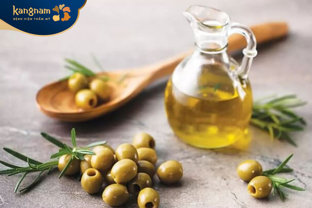 Dầu oliu là một loại dầu tự nhiên chứa vitamin E, vitamin K