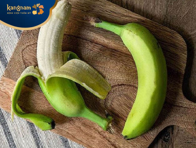 Sử dụng chuối xanh để điều trị mụn cóc