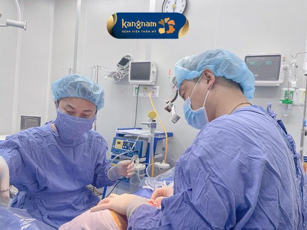 Quá trình ekip bác sĩ của Kangnam nâng mũi cho N.D