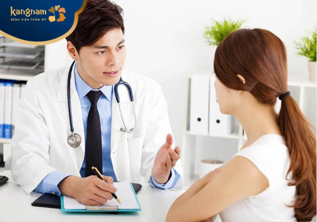 Thăm khám với bác sĩ khi có dấu hiệu bất thường sau tiêm botox