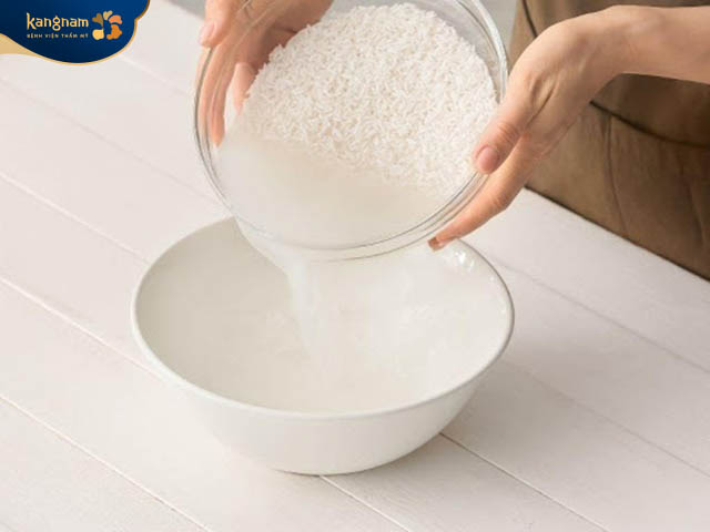 Mẹo trị mụn ẩn với nước vo gạo