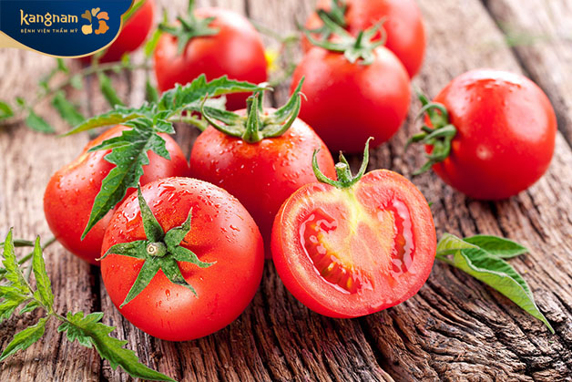 Cà chua chứa hàm lượng vitamin C lớn giúp làm sáng da 