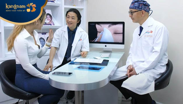 Bông Trần thăm khám với thăm khám với bác sĩ Richard Huy và bác sĩ Kim Jeong Hwang