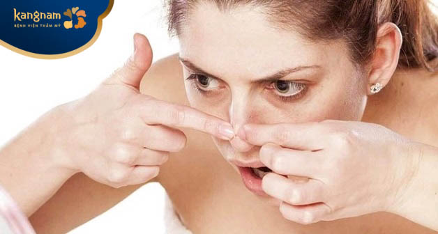 Nặn mụn đầu đen làm tăng nguy cơ gây kích ứng da