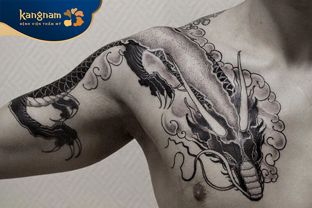 Tattoo đen trắng thể hiện sự huyền bí
