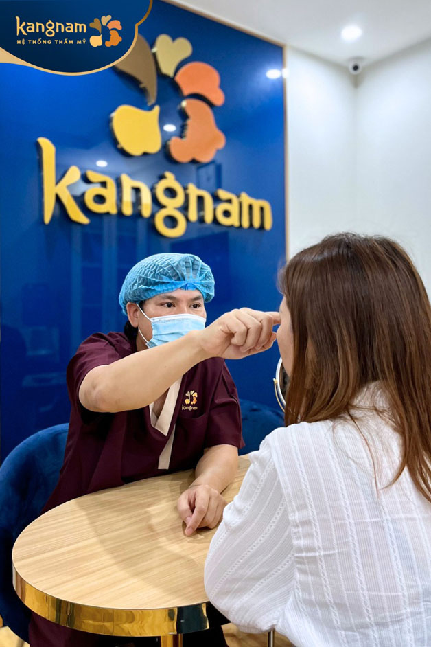 Bác sĩ tại Kangnam luôn đảm bảo thăm khám kỹ lưỡng trước khi thực hiện