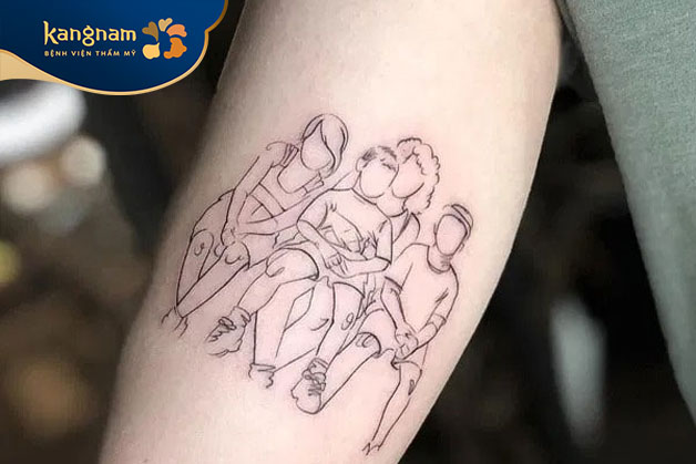 Tattoo gia đình 4 người ở cánh tay