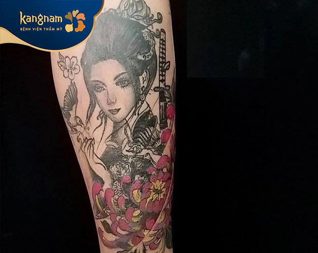 Tattoo cô gái Trung Hoa ở chân