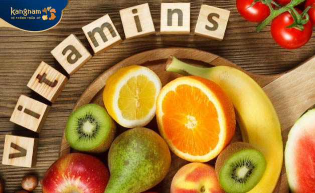 Nên bổ sung hoa quả, cung cấp vitamin để môi phục hồi nhanh hơn