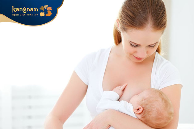 Sau sinh khoảng 6 tháng có thể tiến hành nâng ngực
