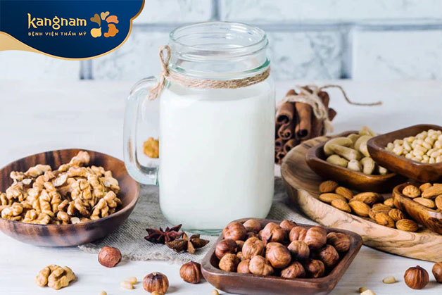 Sữa hạt là thức uống được chế biến từ các loại hạt như: hạt ngô, hạt gạo, hạt yến mạch