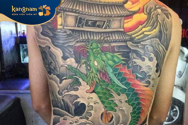 Tattoo cá chép vượt Vũ Môn kín lưng