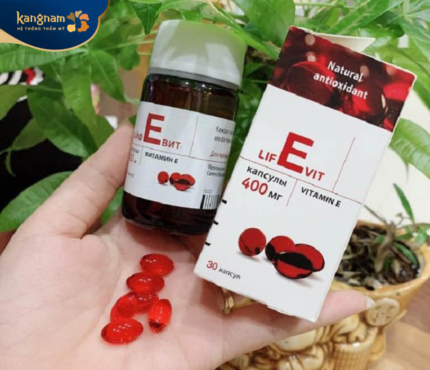 Vitamin E đỏ Zentiva thành phần chủ yếu là dầu thực vật, methylparaben, ponceau 4R, gelatin,..