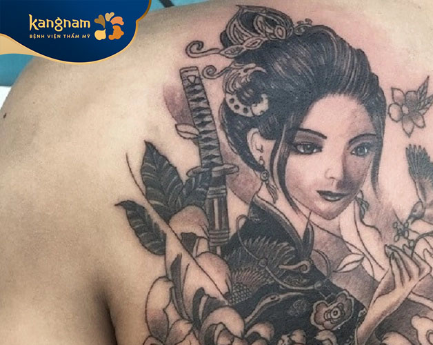 Tattoo gái Trung Hoa lạnh lùng ánh mắt sắc bén