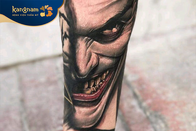 Xăm hình Joker ở chân