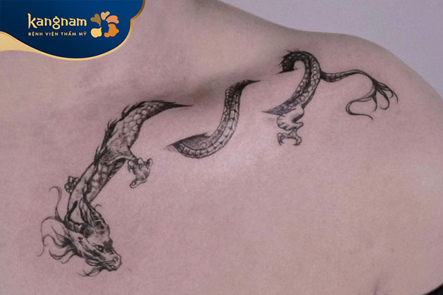 Tattoo rồng uốn lượn độc đáo ở xương quai xanh