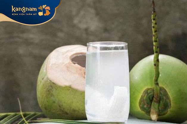 Nước dừa rất phù hợp với quá trình giảm cân