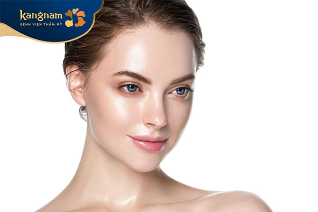 Với khả năng giữ nước cho làn da, Vitamin B5 tạo ra một lớp bảo vệ tự nhiên trên bề mặt da.