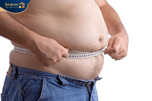 Mỡ vùng bụng tích tụ do chế độ ăn uống không khoa học, ít vận động....