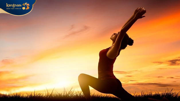 Cách giảm mỡ bụng bằng tư thế Surya Namaskar