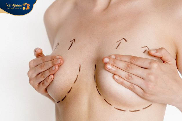 Cách tăng vòng 1 bằng cách massage ngực đúng chiều giúp máu dễ lưu thông