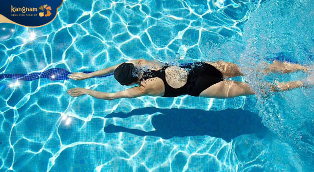 Bơi lội hỗ trợ giảm cân và loại bỏ mỡ thừa