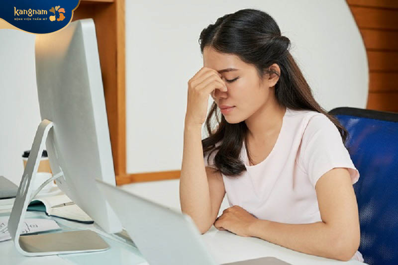 Căng thẳng kéo dài, dùng thiết bị điện tử thường xuyên