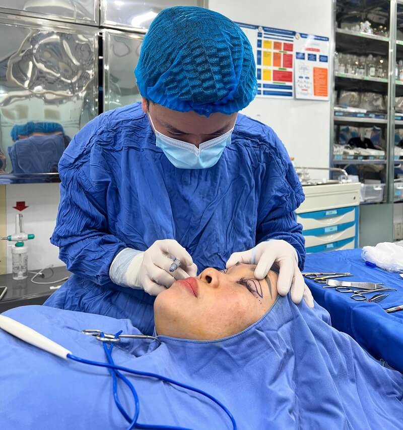 Bác sĩ sẽ tư vấn phương pháp thực hiện phù hợp