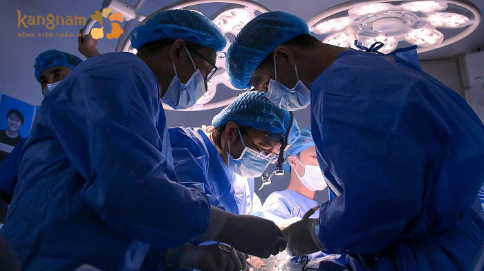 Cuộc đại phẫu huy động ekip nhiều bác sĩ cùng thực hiện